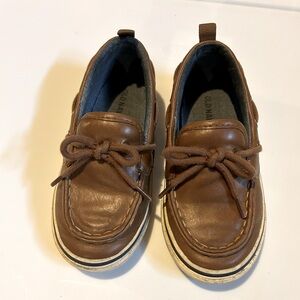 Toddler boy’s boat shoes size 8